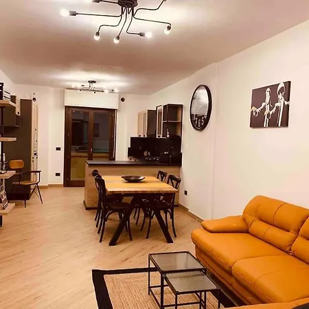 شقة Nuovissimo Moderno Con Box Auto *