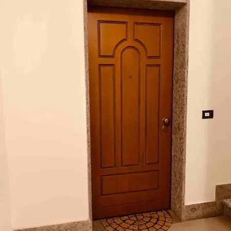 Nuovissimo Moderno Con Box Auto