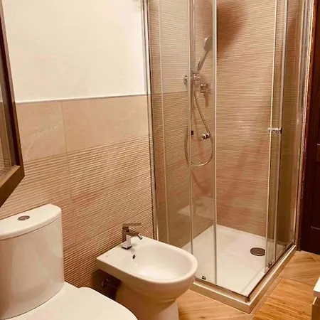 Lejlighed Nuovissimo Moderno Con Box Auto